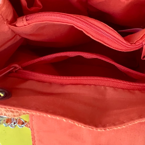 Paper straw striped hand bag - Picture 4 of 5